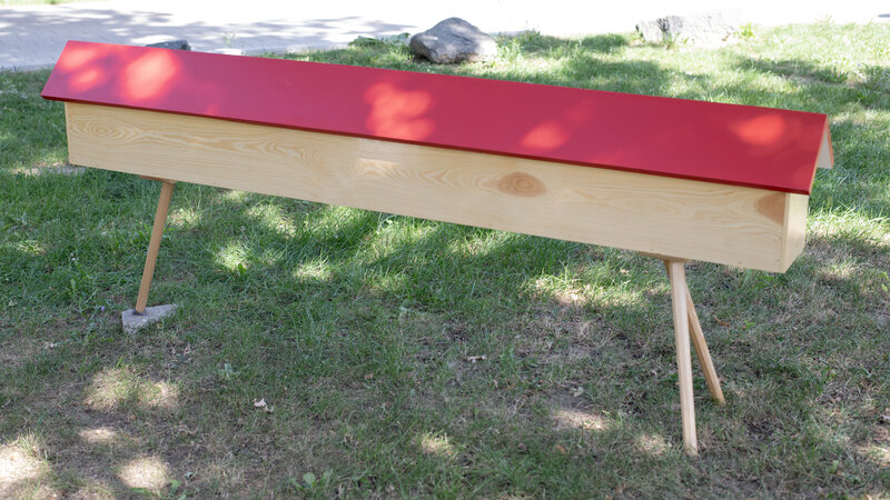 untitled birdhouse project with its feet and paint as shown for Opelvillen Open Air 2025